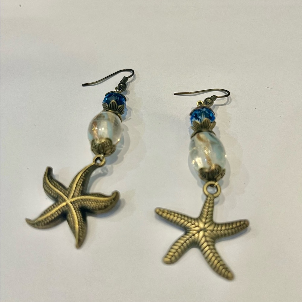Beautiful crystal starfish earrings